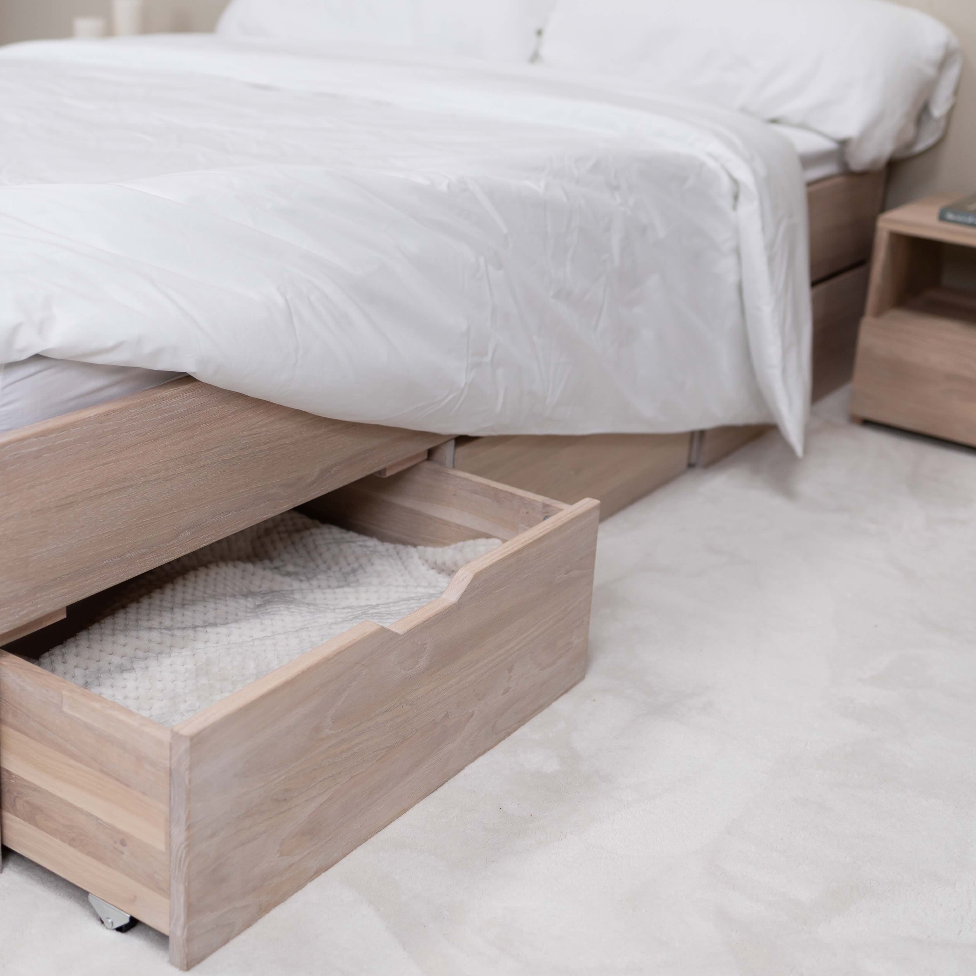 Lit en bois massif de chêne avec rangement style scandinave